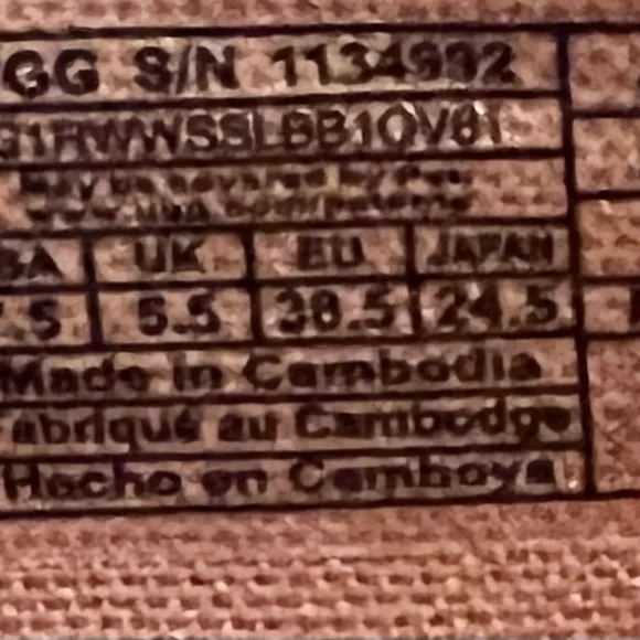 Ladies UGG Alameda Slip on
Minimal wear
Tan Suede - Picture 7 of 8